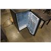 Image 3 : DANBY DESIGNER STAINLESS BAR FRIDGE
