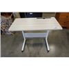 Image 1 : WHITE ROLLING DESK