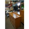 Image 8 : 6 DRAWER MAPLE DRESSER WITH MIRROR