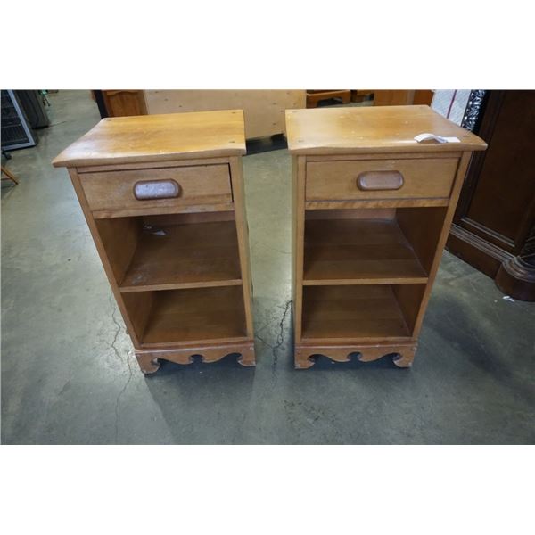 PAIR OF MAPLE NIGHTSTANDS