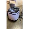 Image 2 : NEWAIR PORTABLE ICE MAKER POWERS UP NEEDS DRAIN PLUG