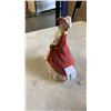 Image 3 : ROYAL DOULTON LADY FIGURE HN1392 Paisley Shawl HAND PAINTED BONE CHINA CA1930-1949