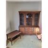 Image 1 : China Cabinet & Table