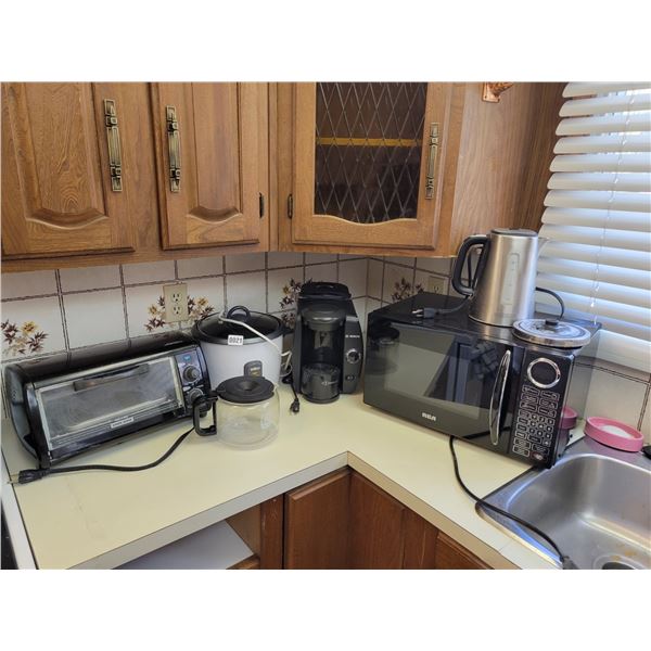 RCA Microwave - Black & Decker Toaster Oven - Bosch Tossimo