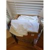 Image 4 : 12 Boxes Of Linen Assorted Colors