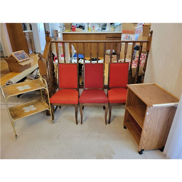 3 Chairs - 2 Roll Carts - Lamp
