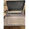 Image 3 : Smith Corona Typewriter & Sharp Calculator