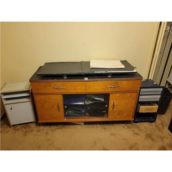 Desk - Hutch - Shelves with Wheels