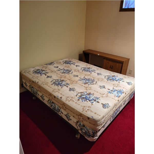 Double Bed & Side Table