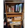 Image 4 : 2 Shelves & Books