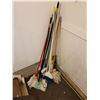 Image 3 : Brooms - Rakes - Shovels - Step Ladder