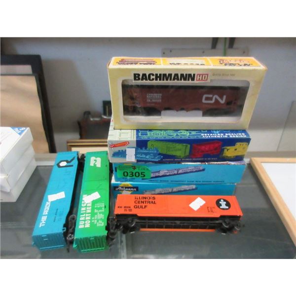 7 HO Scale Train Cars