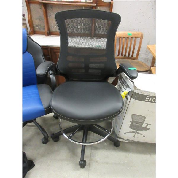 New Black Mesh Back Office Chair
