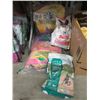Image 1 : 2 Bags of Cat Food and 2 Bags of Dog Food