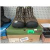 Image 1 : Pair of Keen Men's Size 14 Boots