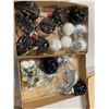 Image 1 : Assorted Christmas decor
