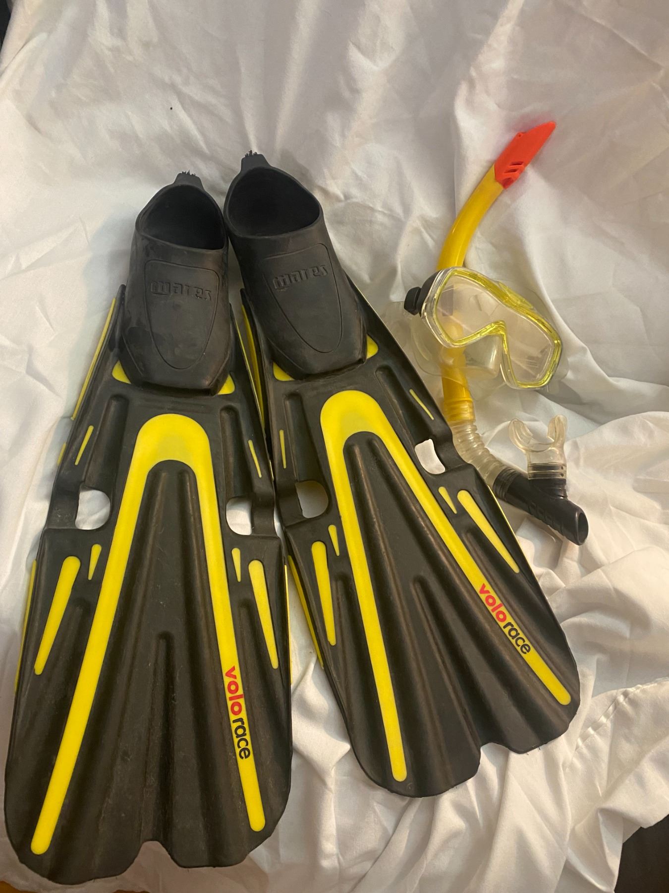 Mask, snorkel and flippers