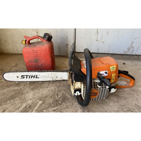 STIHL MS 250 CHAINSAW W/ JERRY CAN - WORKING