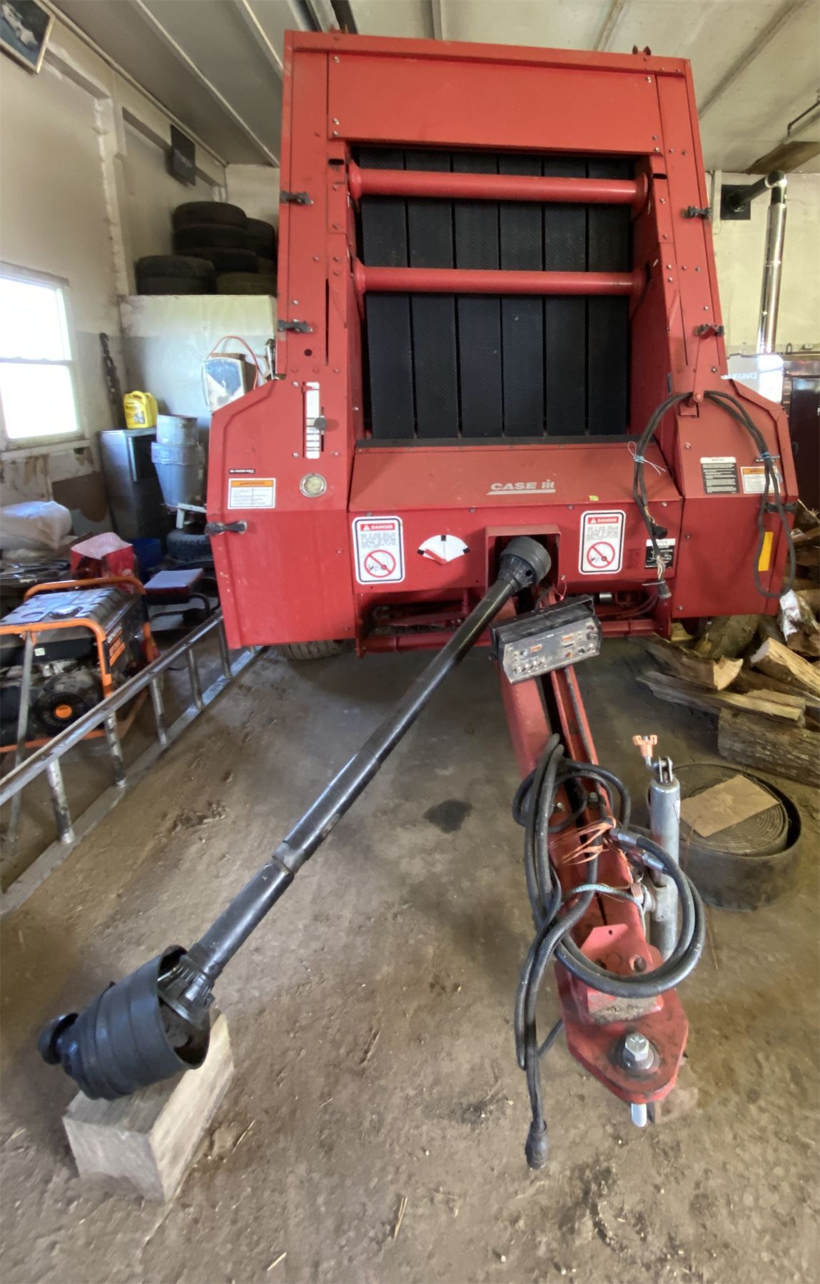 CASE IH 8455 ROUND BALER Kidd Family Auctions case-ih-8455-round-baler-kidd-family-auctions