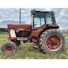 Image 1 : INTERNATIONAL 1086 TRACTOR
