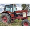 Image 2 : INTERNATIONAL 1086 TRACTOR