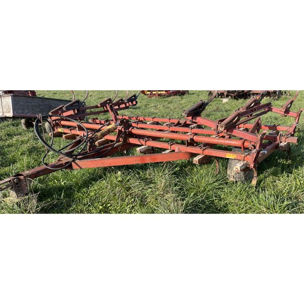 INTERNATIONAL 18FT CULTIVATOR