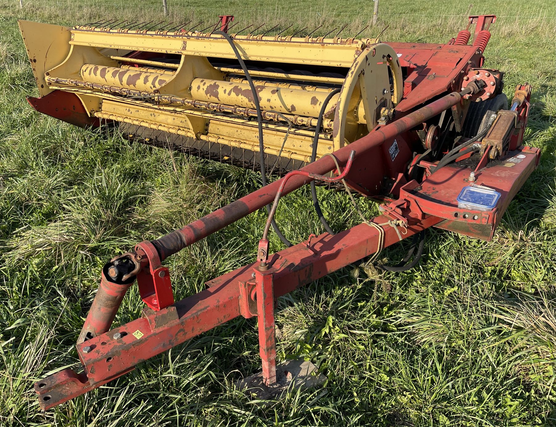 NEW HOLLAND 488 HAYBINE 9 FT