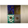 Image 1 : 4-ASSORTED HOLIDAY CARDS WITH 1 1/2'' BRONZE