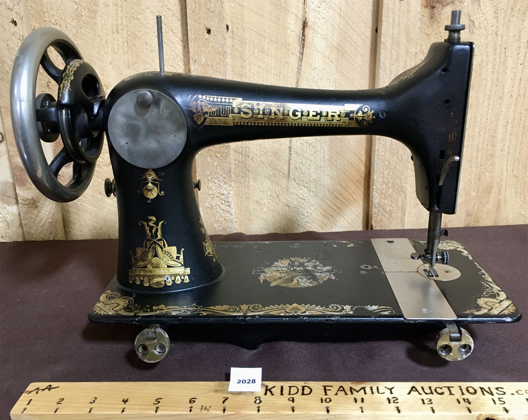 ANTIQUE SPHINX SINGER SEWING MACHINE
