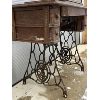Image 2 : SINGER SEWING MACHINE W/ CAST IRON BASE - 29IN X 26IN X 19IN