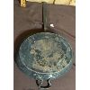 Image 2 : ANTIQUE SMITH MADE OVAL CAMP FRYING PAN - 16IN X 13IN WITH 12IN HANDLE