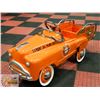 Image 7 : COLLECTIBLE A&W CHILDREN'S METAL PEDAL CAR