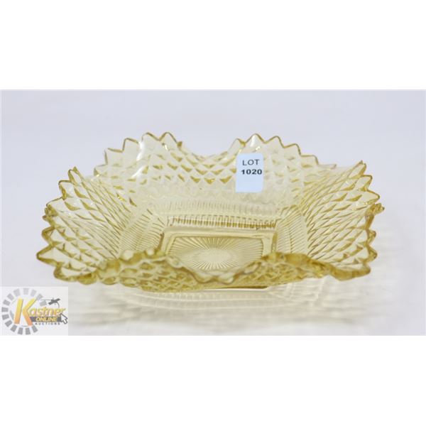 1950'S- 60'S FEDERAL GLASS AMBER RUFFLED SQUARE