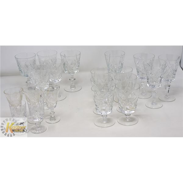 21PC OF PINWHEEL PATTERN CRYSTAL WINE GLASSES
