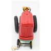 Image 6 : JAPAN MADE VINTAGE TIN TOY TRACTOR WITH TRAILER