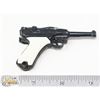 Image 3 : METAL TOY VINTAGE LUGER STYLE CAP GUN KEY CHAIN
