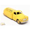 Image 2 : DINKY TOYS 443 STUDEBAKER PETROL TANKER