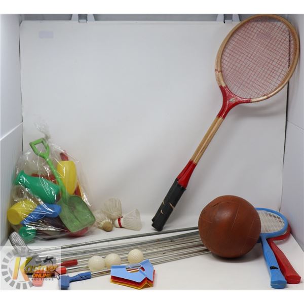 BOX OF VINTAGE OUTDOOR KIDS TOYS; GOLF/ TENNIS/