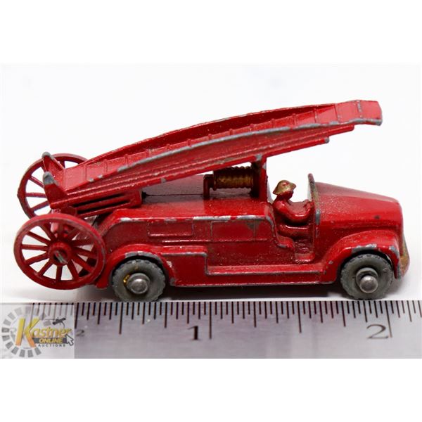 MATCHBOX NO 9 DENNIS FIRE ENGINE