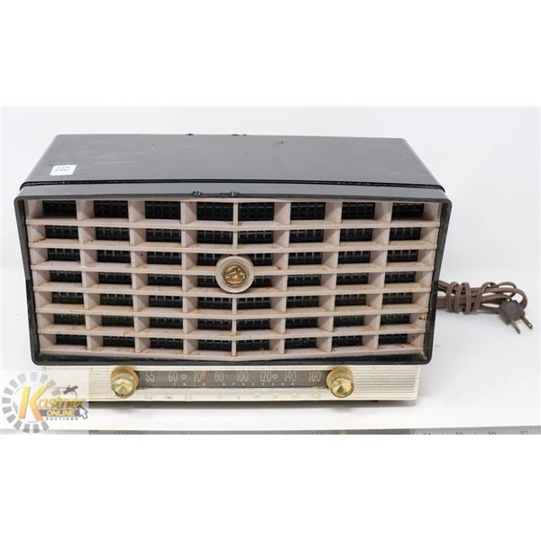 RCA VICTOR RETRO MANTLE TOP RADIO *POWERS UP*