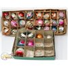 Image 1 : 3 BOXES OF VINTAGE CHRISTMAS ROUND GLASS TREE