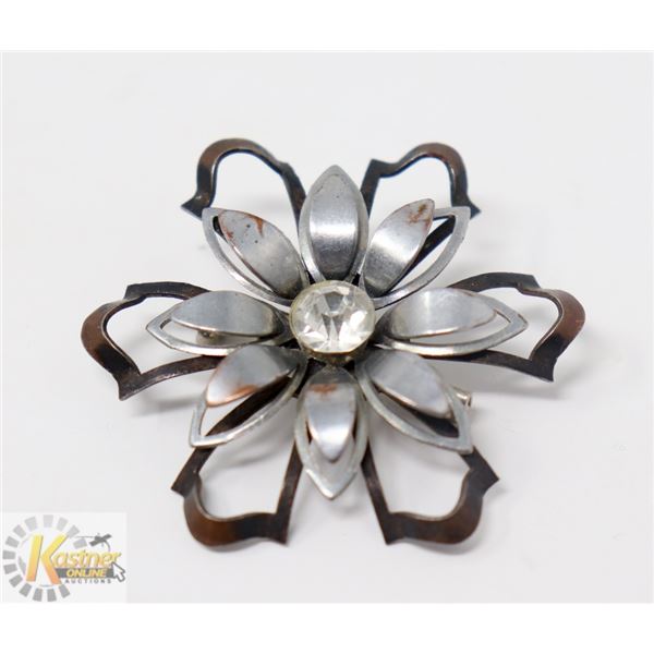 FLORAL/ GEMSTONE ESTATE BROOCH