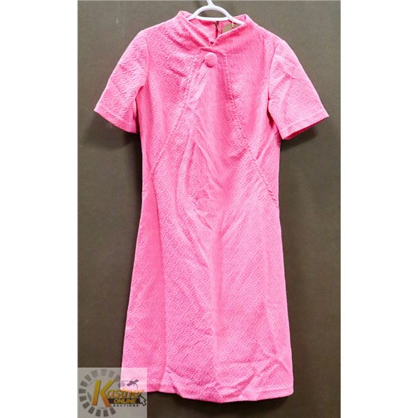 1960'S WOMEN'S HOT PINK PATTERNED SHORT SLEEVE