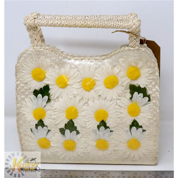 VINTAGE IVORY WOVEN W/ DAISY VINYL EMBOSSED