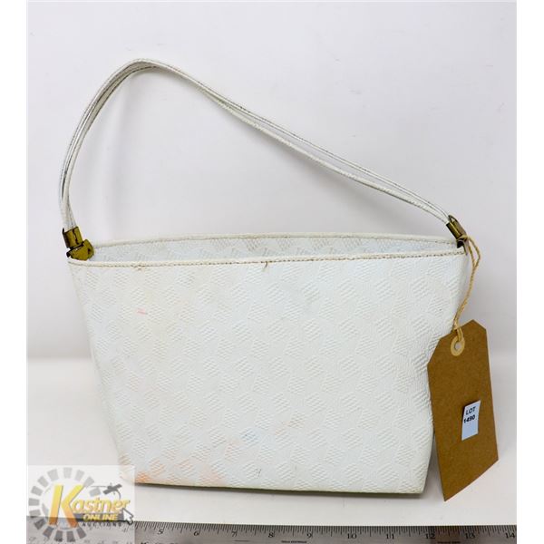 VINTAGE WOMEN'S OFF WHITE SQUARE STAMPED VINYL