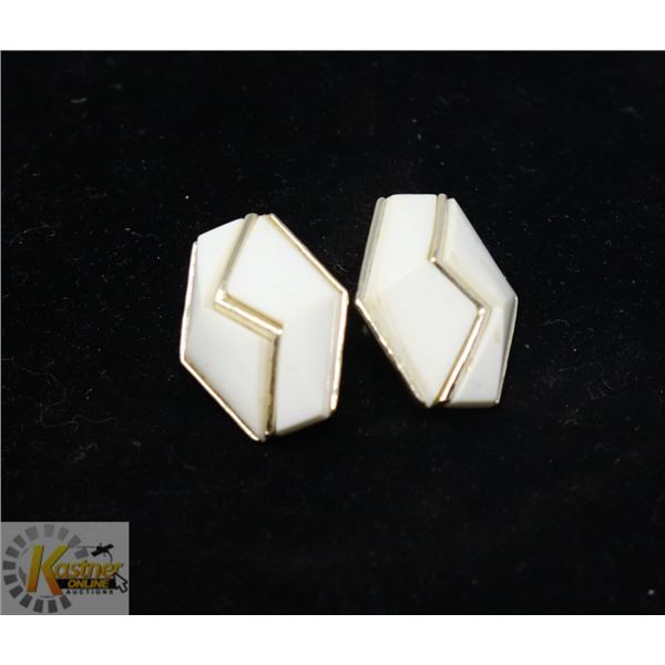 VINTAGE ESTATE WHITE ENAMEL STONE INLAID CLIP