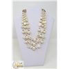 Image 1 : 16" VINTAGE ESTATE PEARLESCENT/ BEADED 3 STRAND
