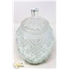Image 1 : 11" VINTAGE CRYSTAL CUT LIDDED JAR