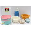 Image 1 : FLAT OF VINTAGE HOUSEWARES/ TUPPERWARE/ MISC