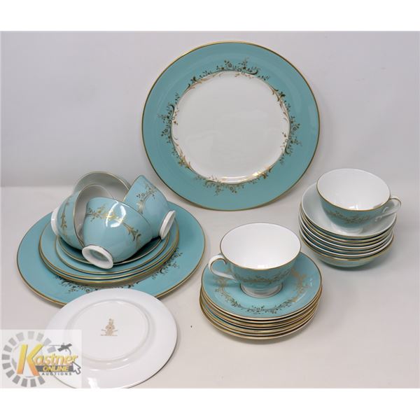 26PC ROYAL DOULTON "MELROSE" H.4955 ENGLISH BONE